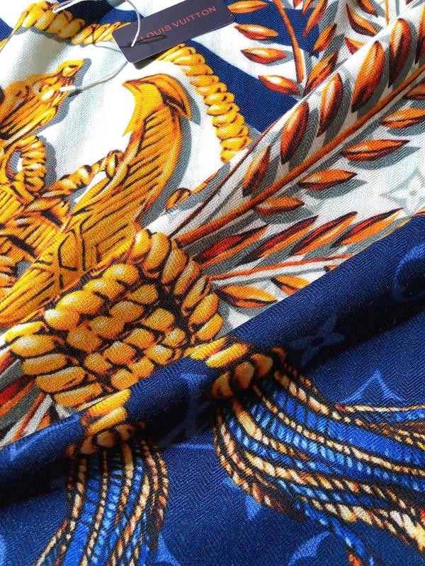 Louis Vuitton Scarf LVC00586